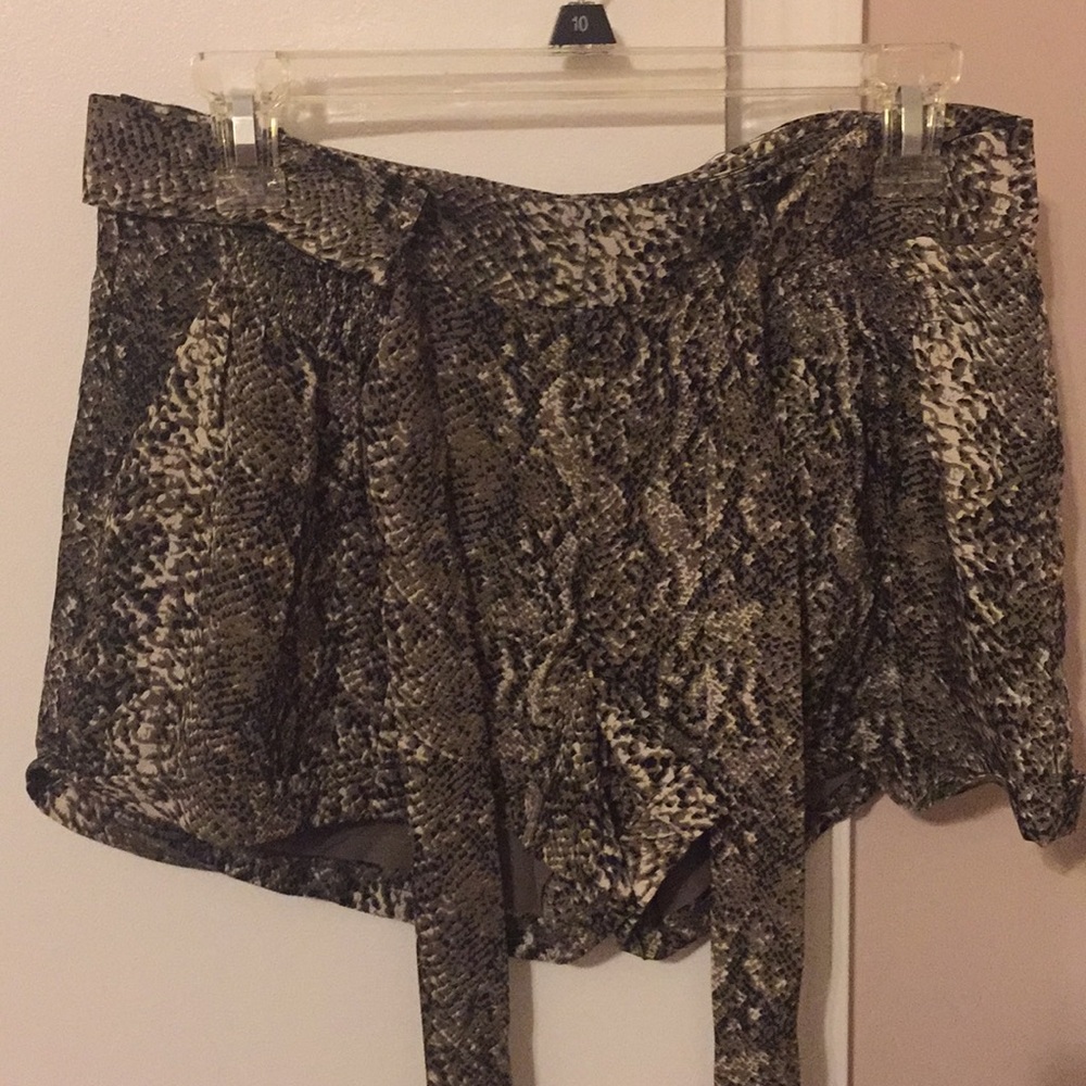 ON SALE-NEW MM Couture by Miss Me print shorts